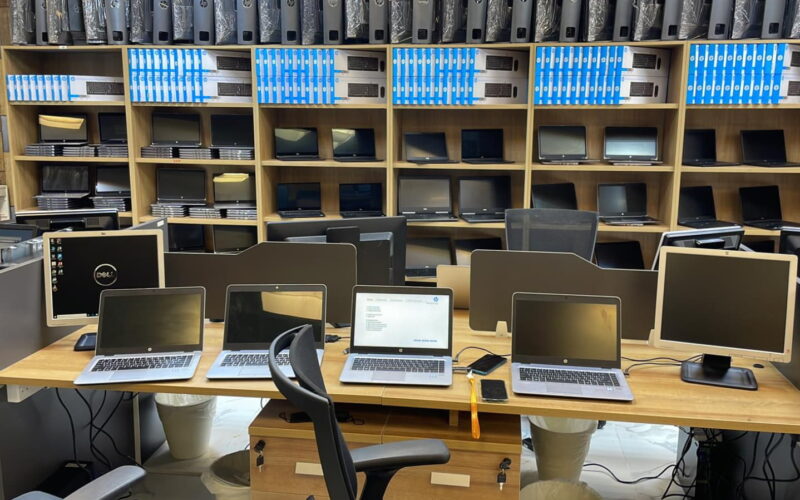 computer store in Toronto